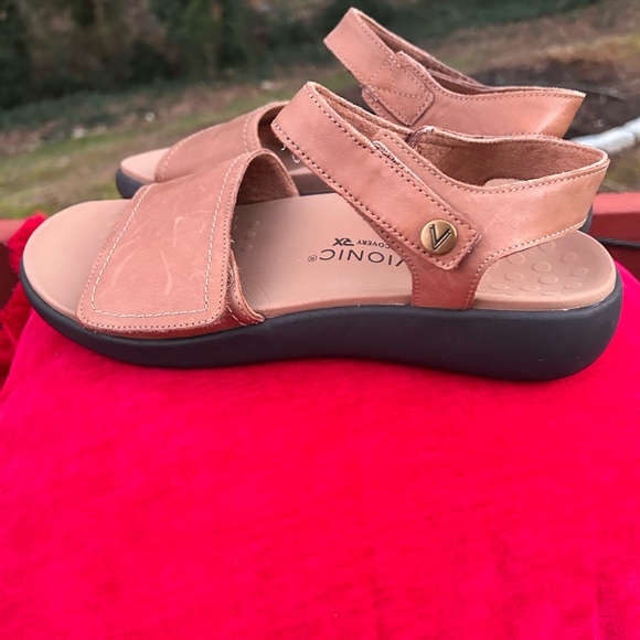 Vionic Beige Awaken RX Sandals - Picture 7 of 9
